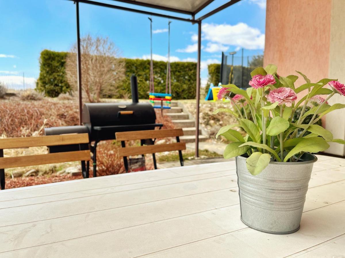 Relax Villa Tatry - Wifi/Tv, Bbq, Billiard โนวาเลสนา ภายนอก รูปภาพ